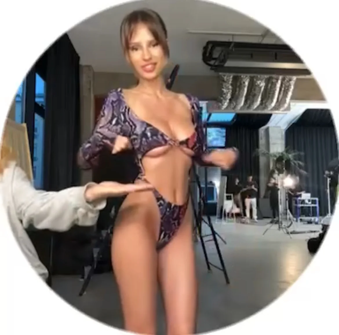 Arigins hot video thumbnail