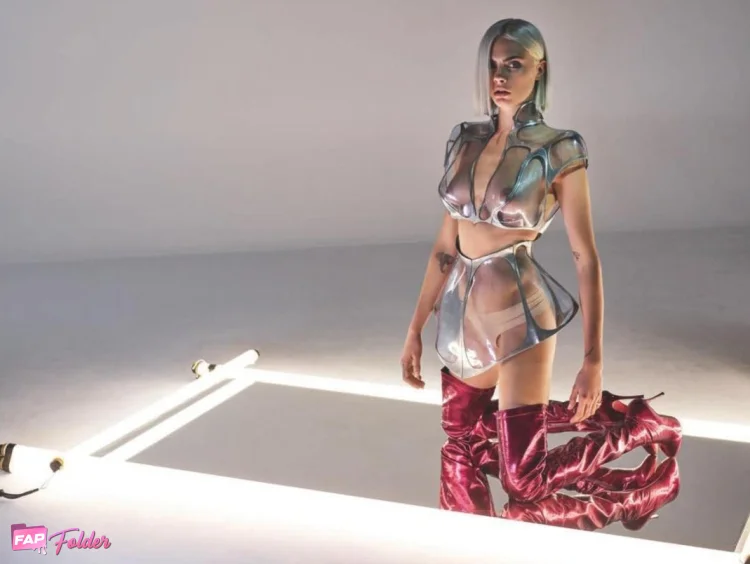 Cara Delevingne sexy hot photo