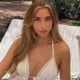 Lily Phillips 