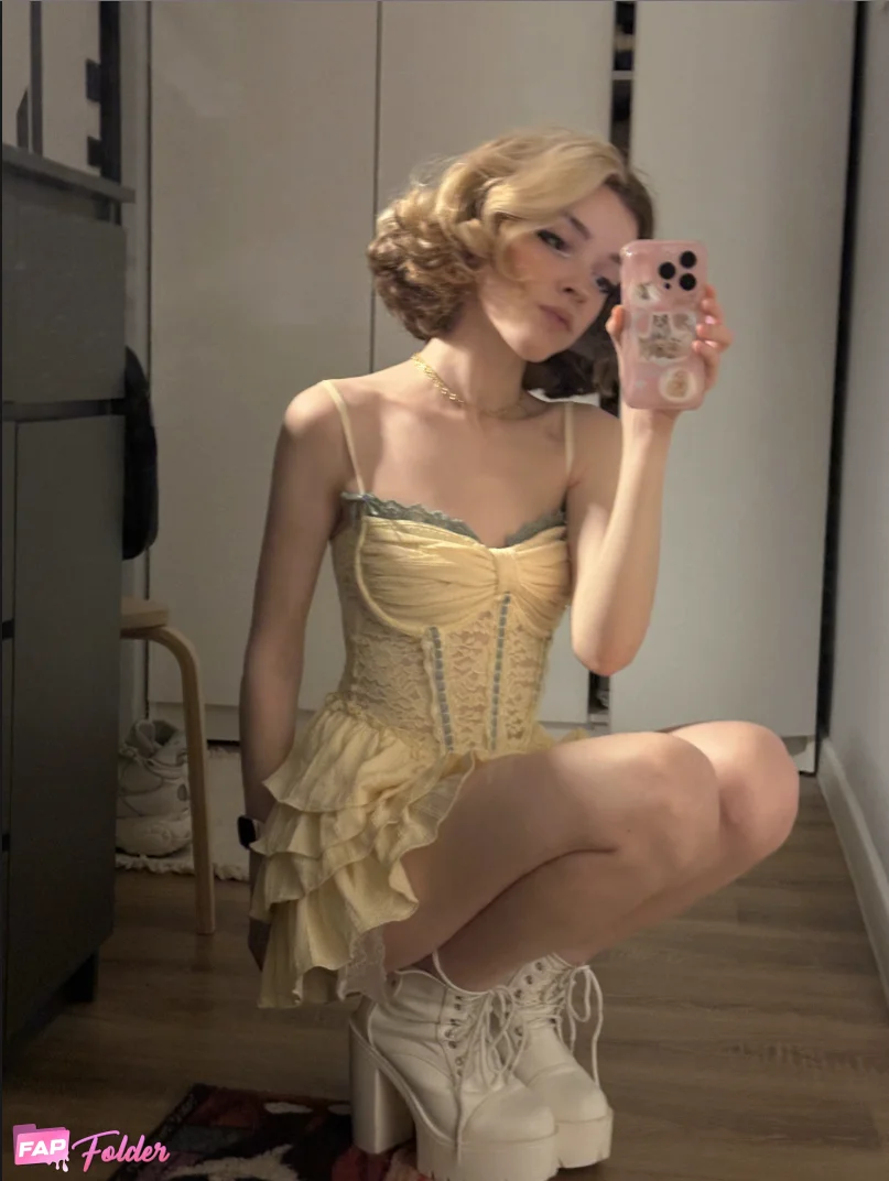 Shadsi/Шадси hot nude photo