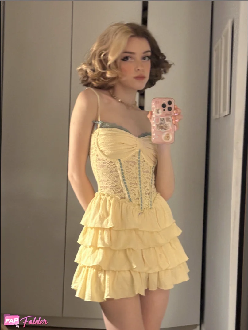 Shadsi/Шадси hot nude photo