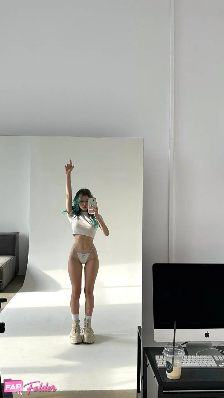 stttive sexy nude photo