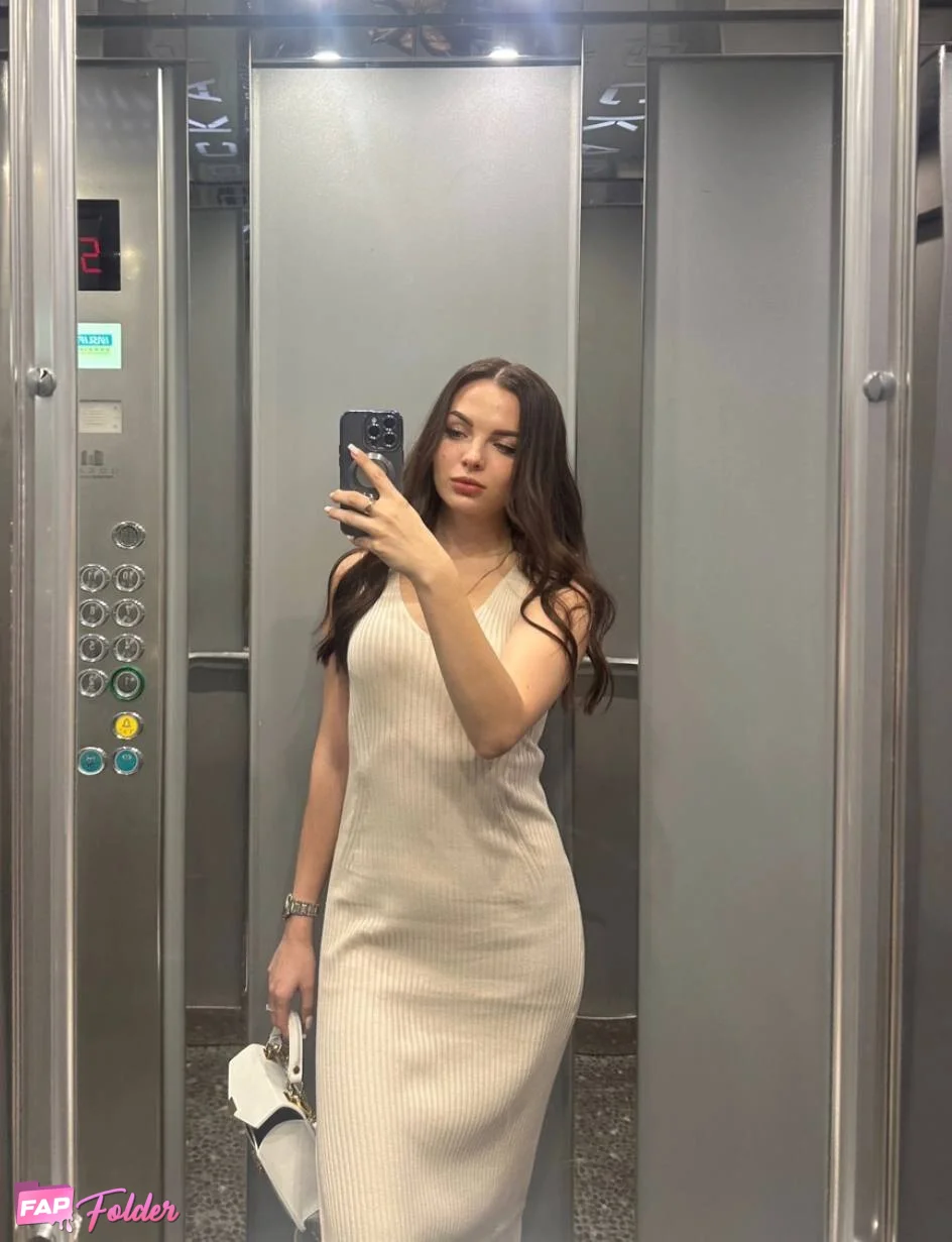 AMELIA hot nude photo