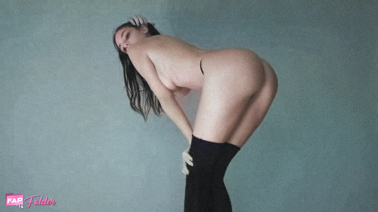 Sonya Zoloeva sexy hot photo