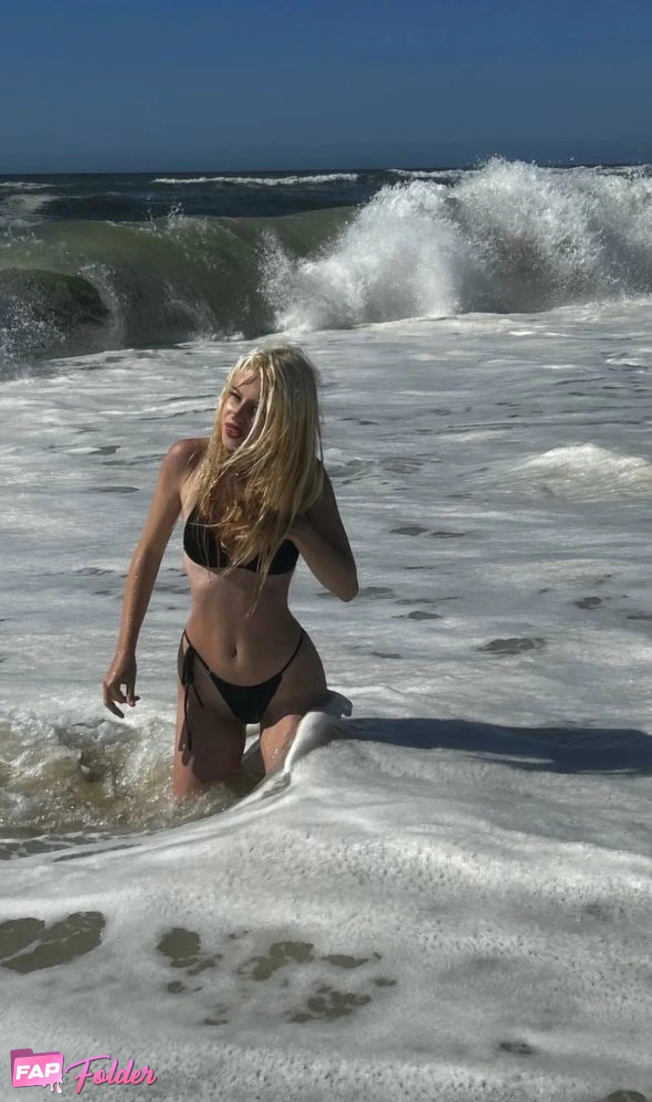 rotebala | by.diwwa bikini nude photo