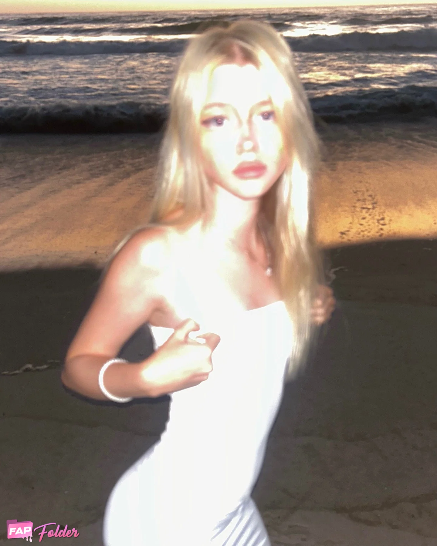 rotebala | by.diwwa blonde nude photo