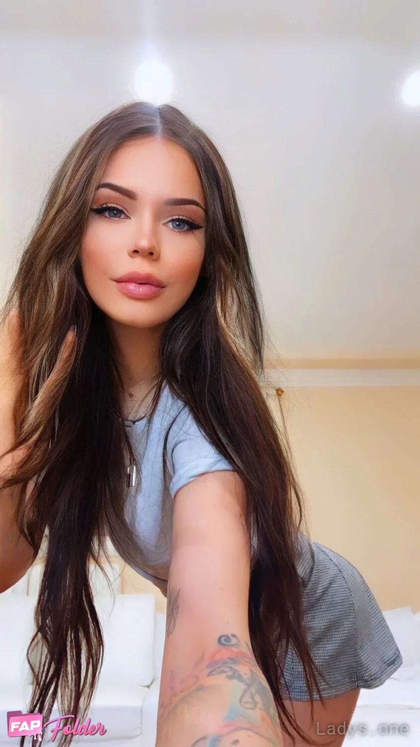 Sabrina Nellie sexy hot photo