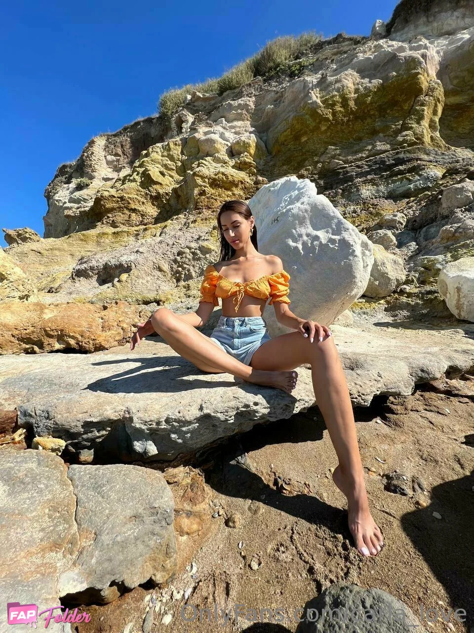 Carla Marini hot nude photo