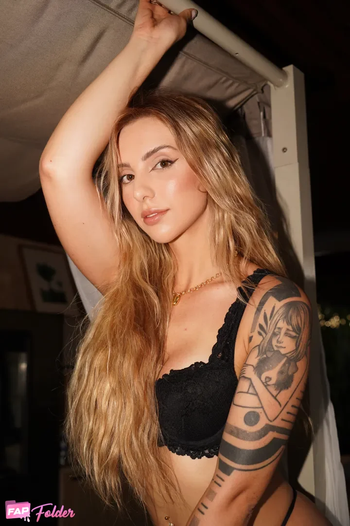 Brubu / brubuxi latina nude photo