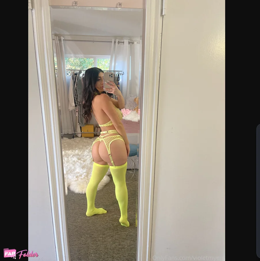 Violet Myers nude hot photo