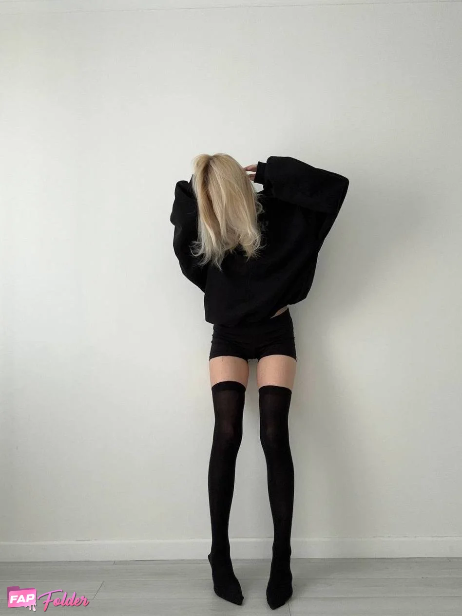 Simoneko Simenko simenkko - simenkko thighs legs cute - photo №101214