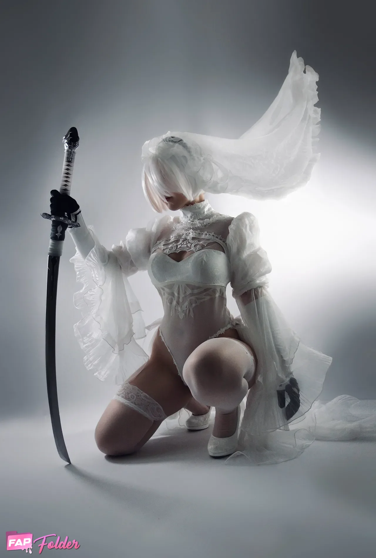 nyeupe nude sexy photo