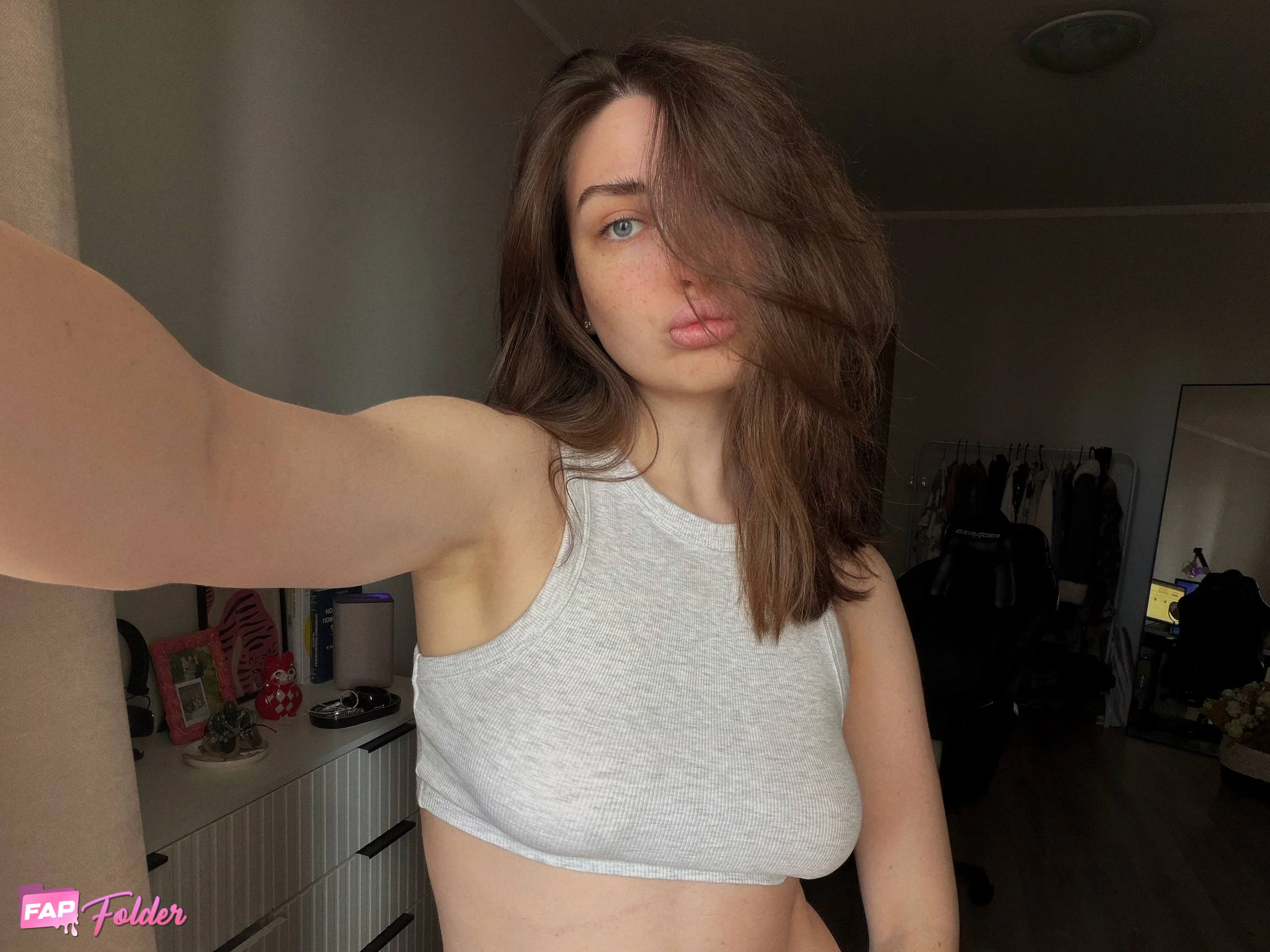 Ahrinyan sexy hot photo