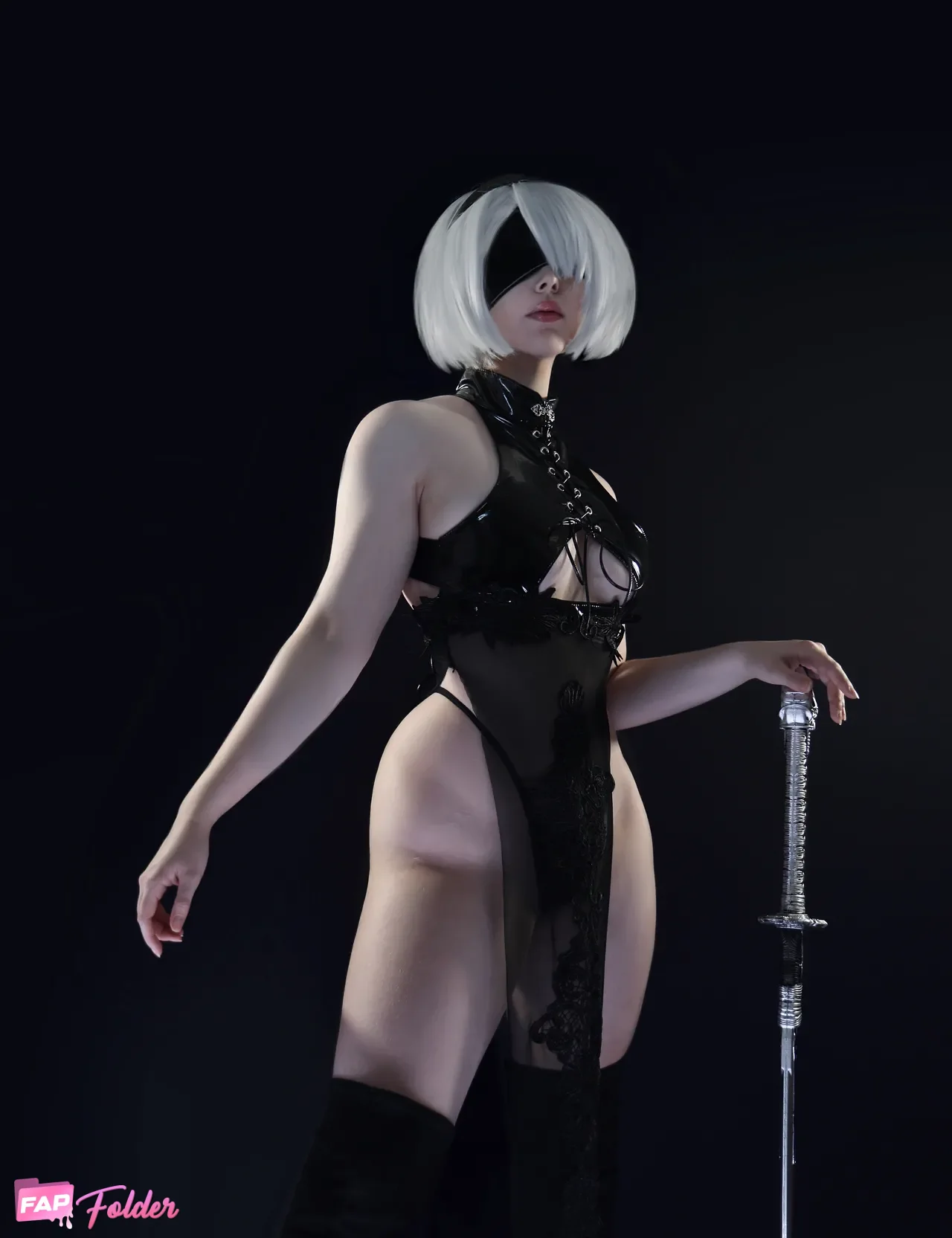 nyeupe nude sexy photo