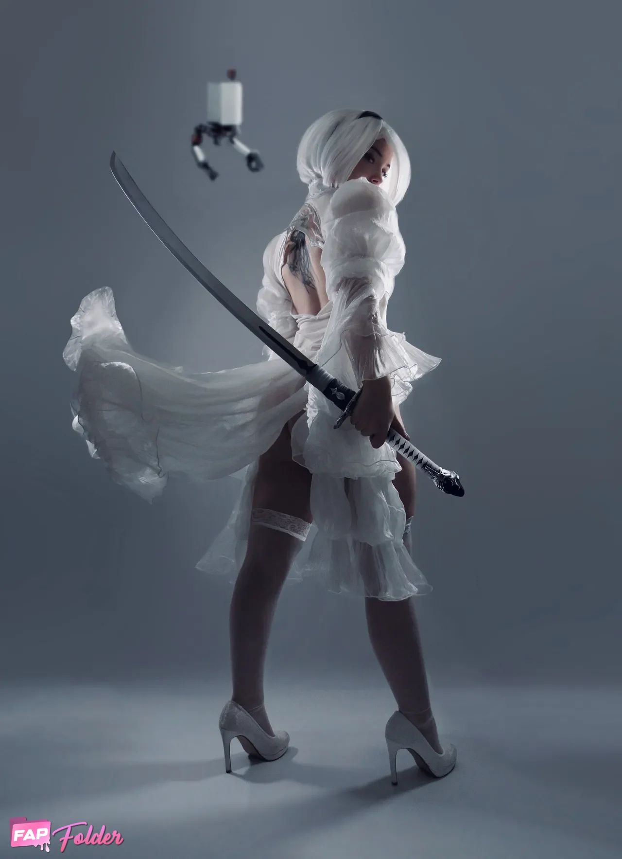 nyeupe nude sexy photo