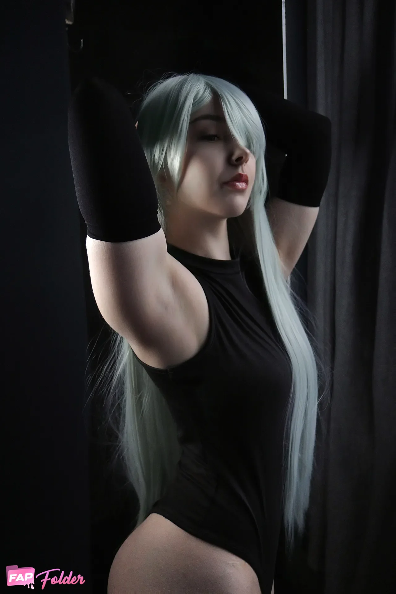 nyeupe nude hot photo