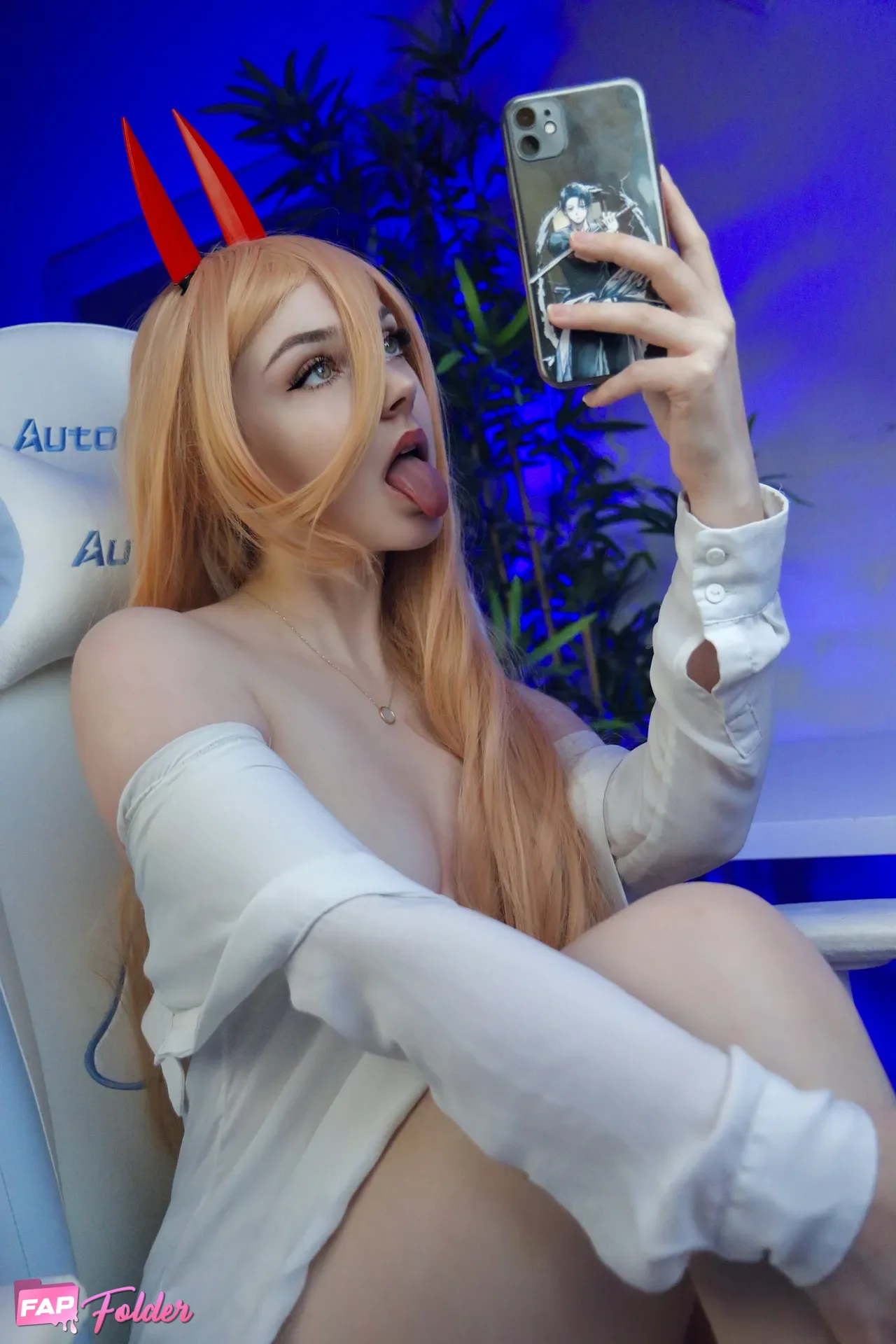 nyeupe nude sexy photo