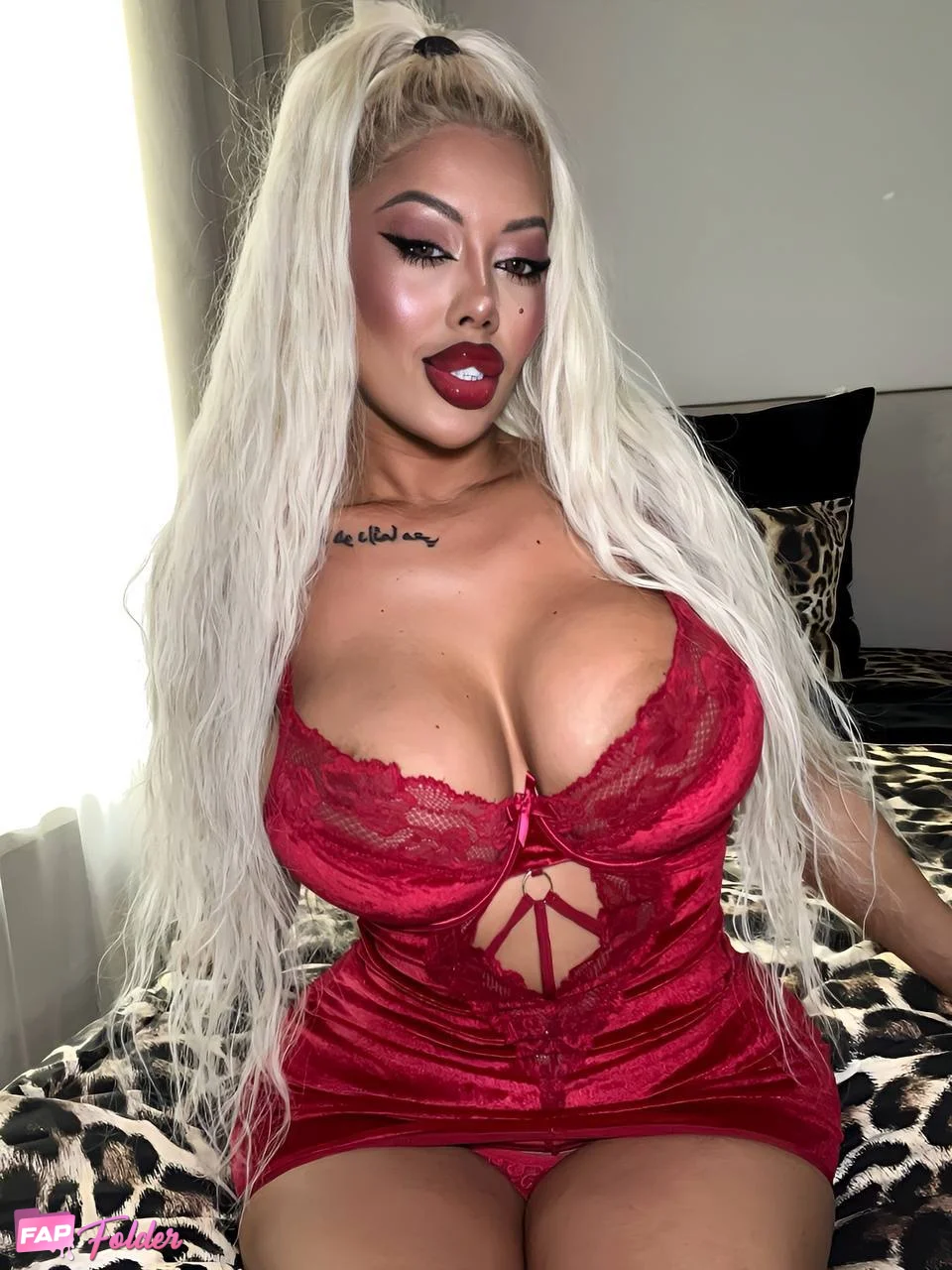 Lara_Frost sexy hot photo
