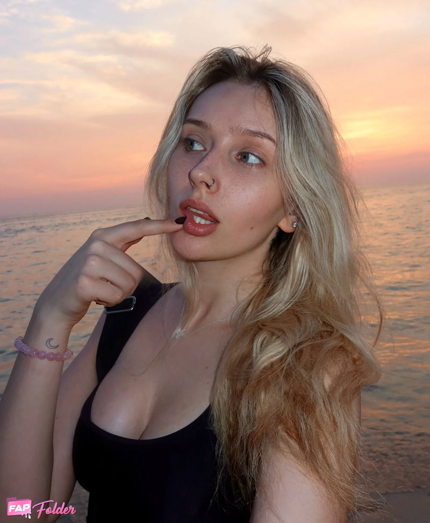 whylollycry sexy nude photo