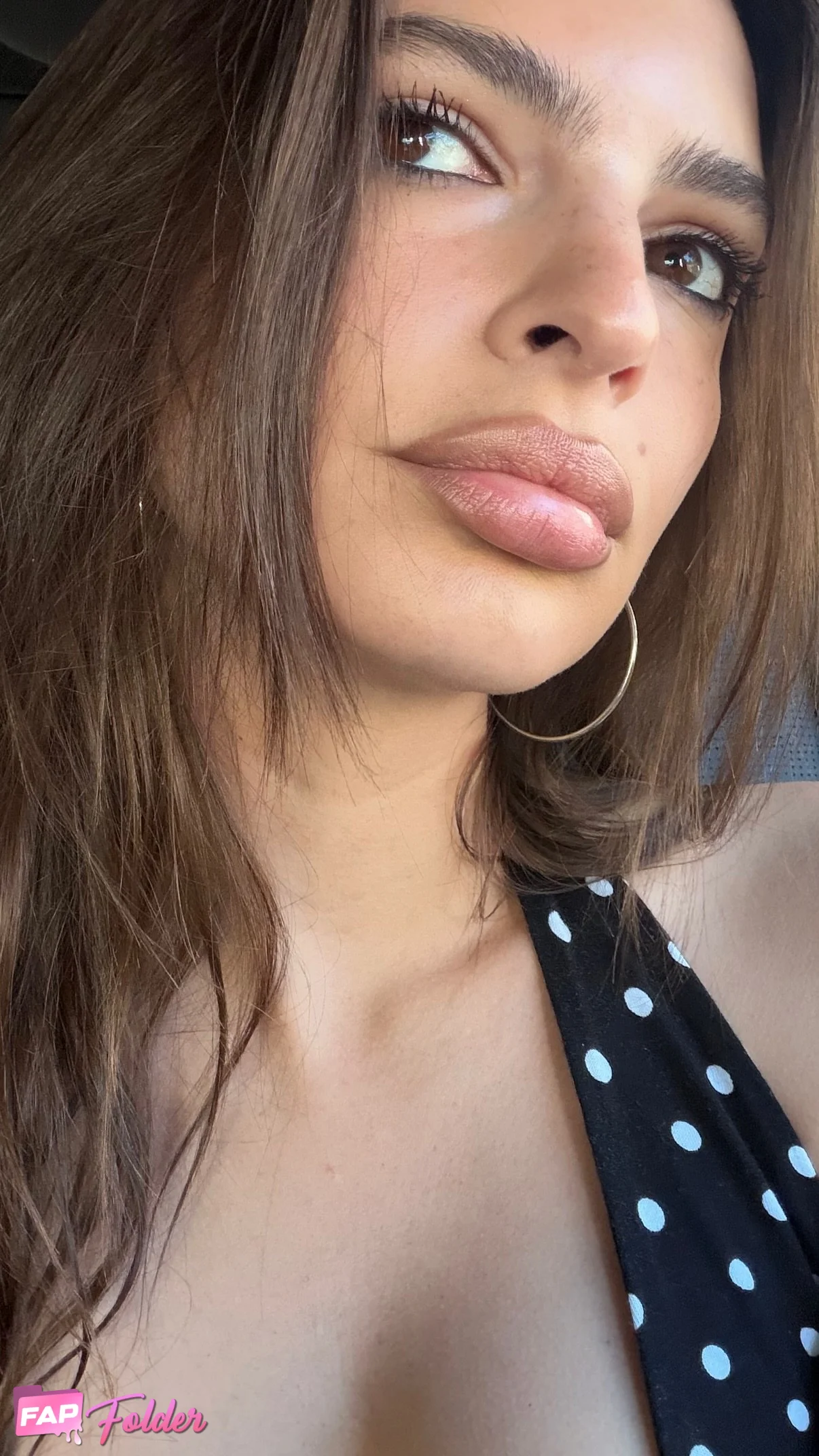 Emily Ratajkowski sexy nude photo