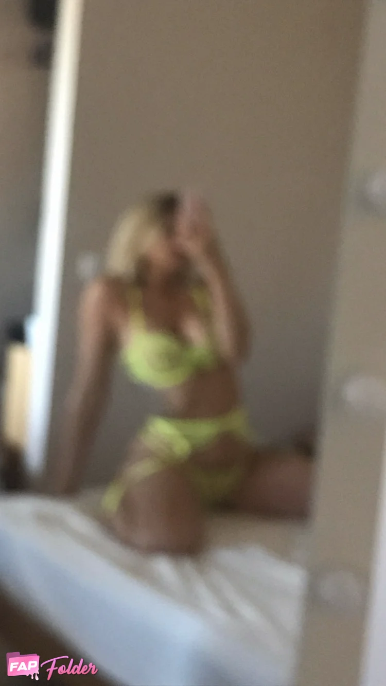 Guzynina | Даша Гузынина selfie sexy photo