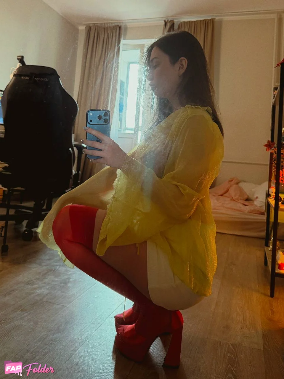 Ahrinyan sexy hot photo