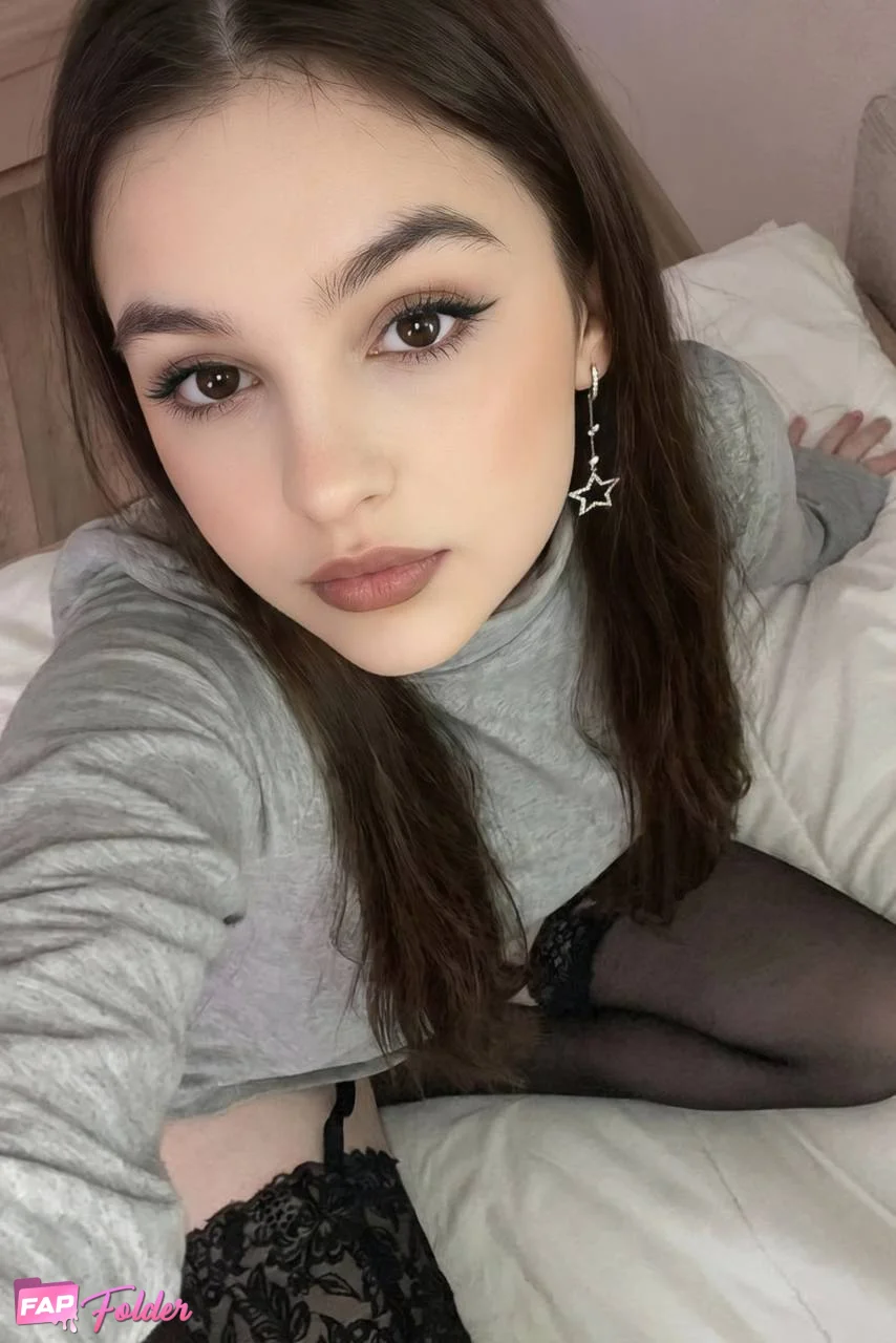 VikulyaUwwu hot photo