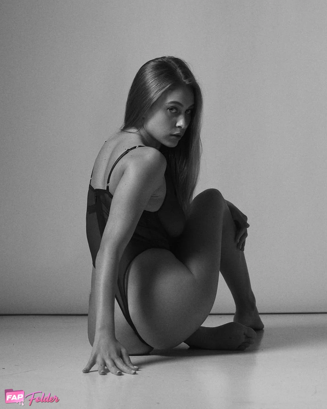 albinakrylova_ lingerie nude photo