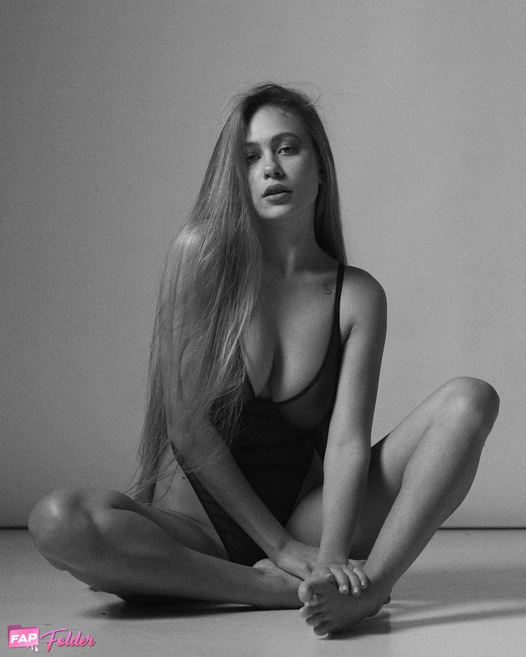 albinakrylova_ lingerie nude photo