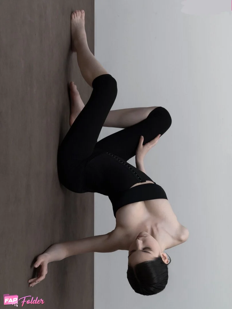 Sonya Zoloeva sexy photo