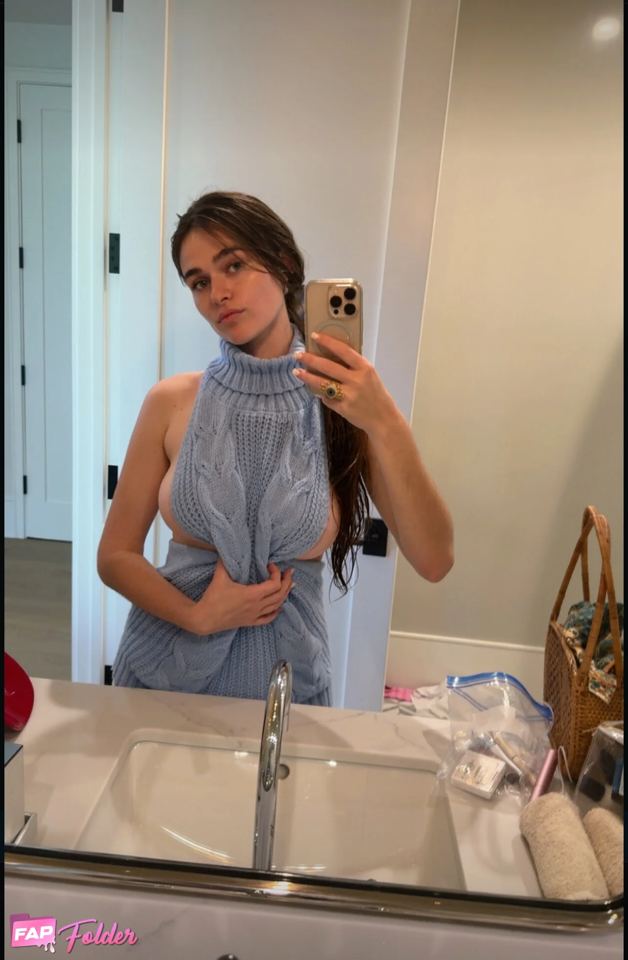 MegNut hot nude photo