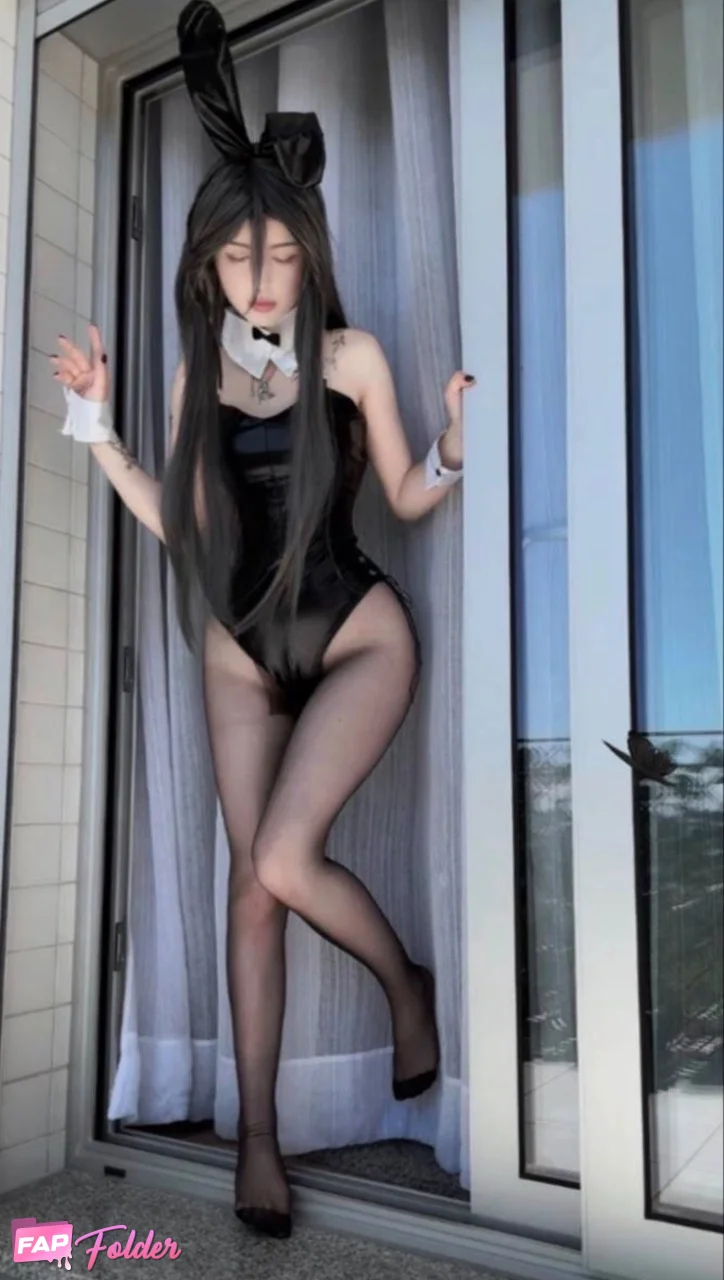 anyatsunava cosplay nude photo