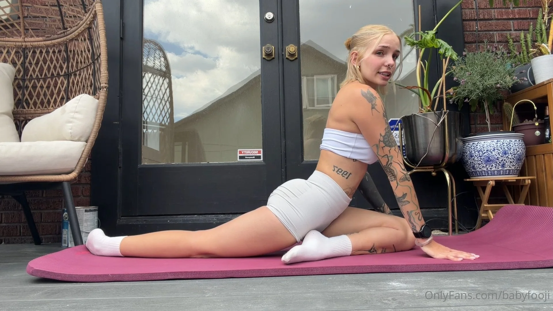 Babyfooji | Peachtot | Pikapeachu nude video thumbnail