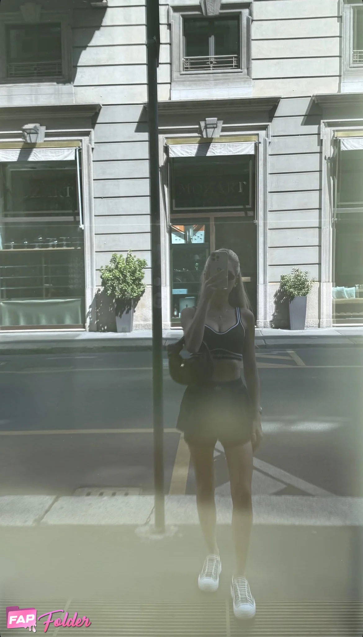 MIRA LEVELS nude photo