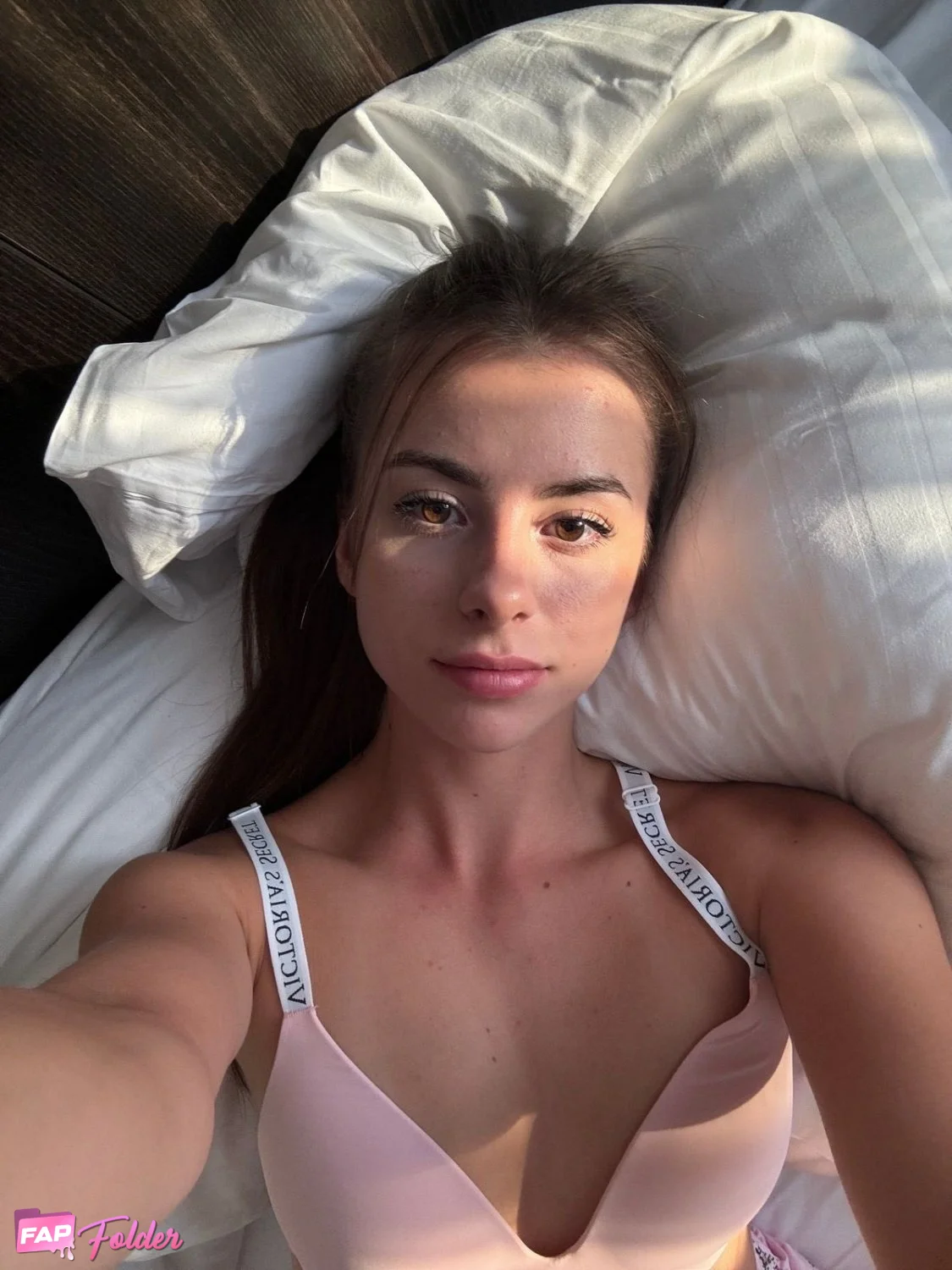 Emilia Brooks | Leenathecutest sexy hot photo