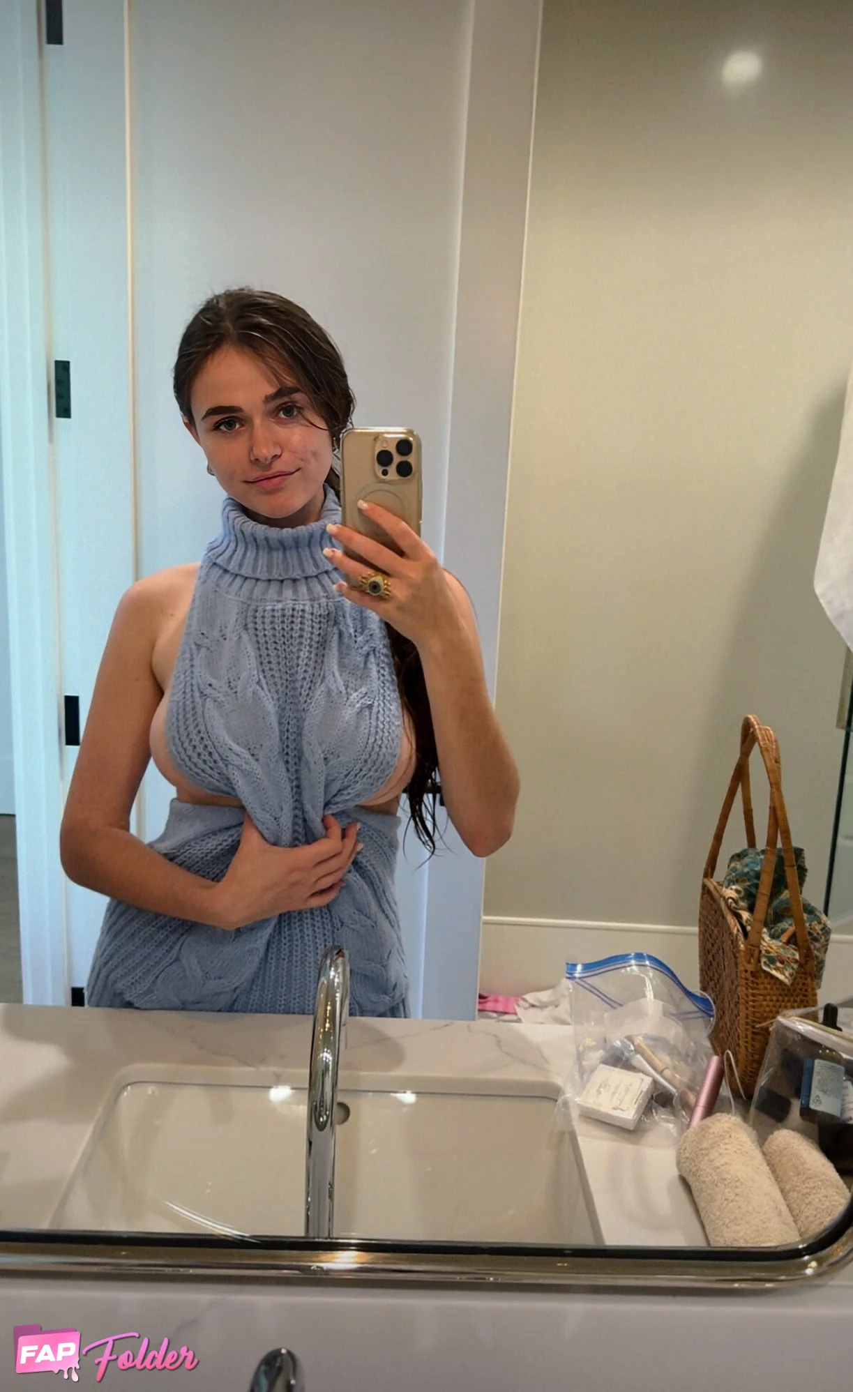 MegNut hot nude photo