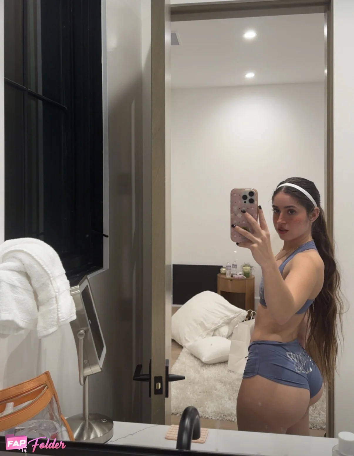 Emarr hot nude photo