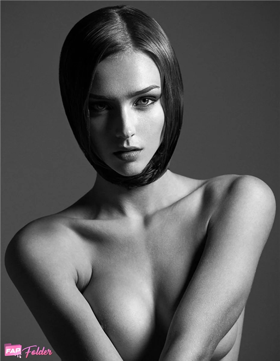 Rachel Cook sexy nude photo