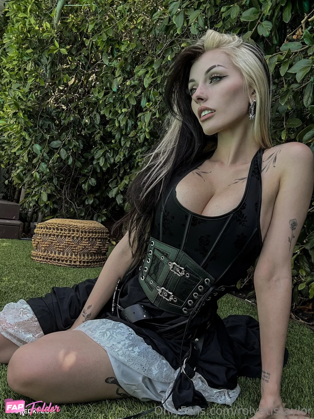 rolyatistaylor / rolyat sexy hot photo