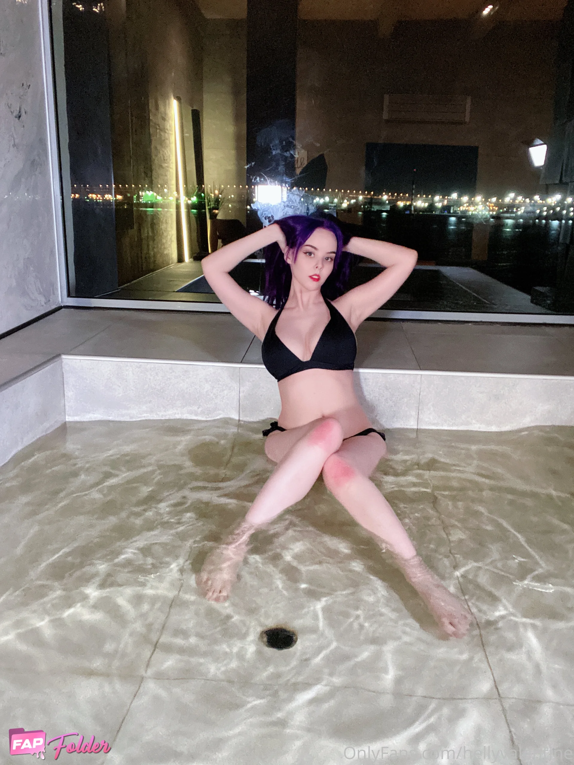 Helly Valentine | Disharmonica hot nude photo