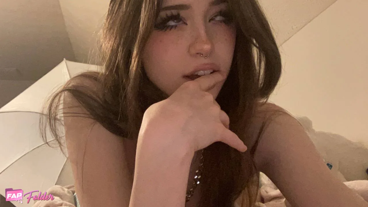Hannahowo hot nude photo