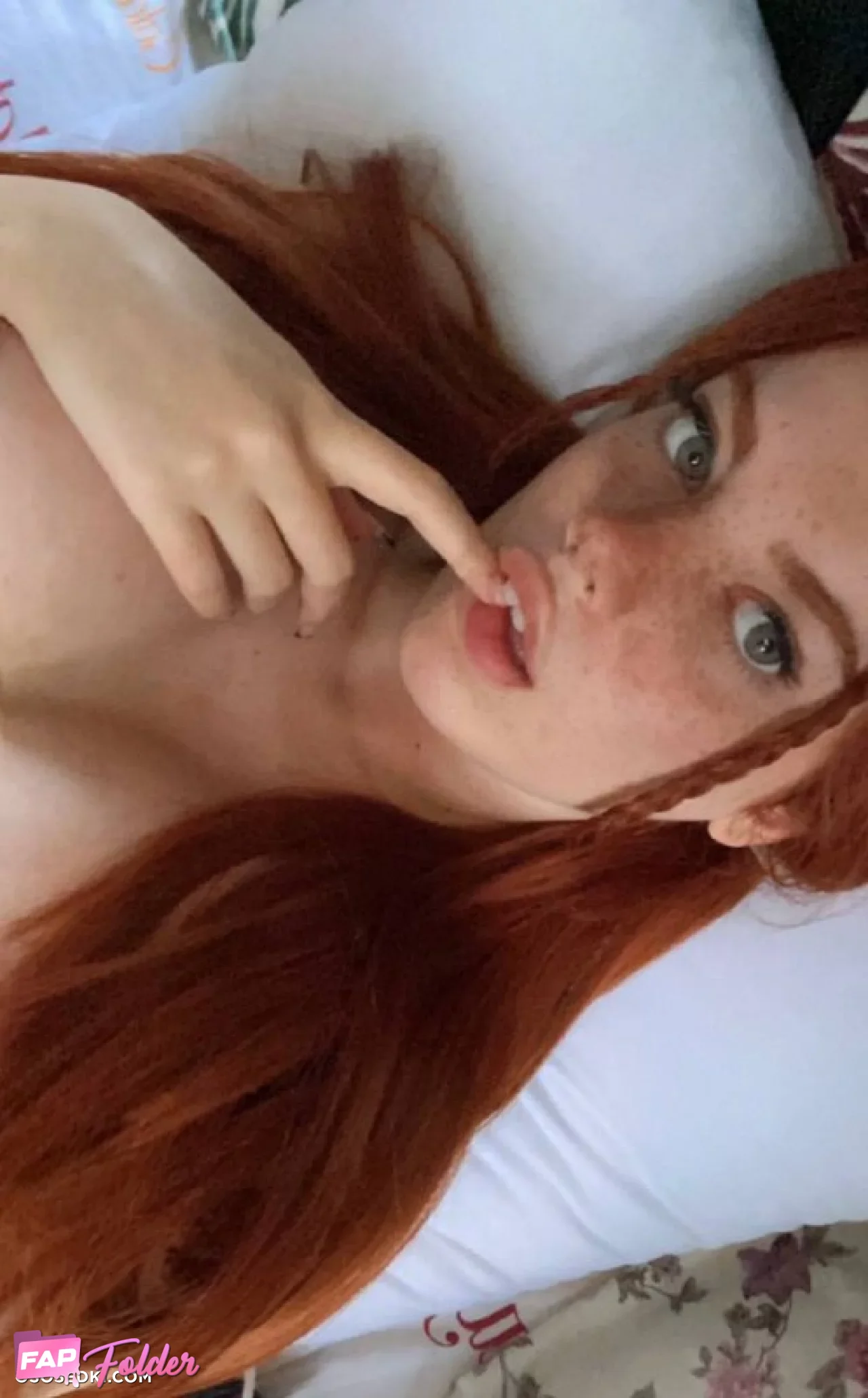 Fraoulaa00 hot nude photo