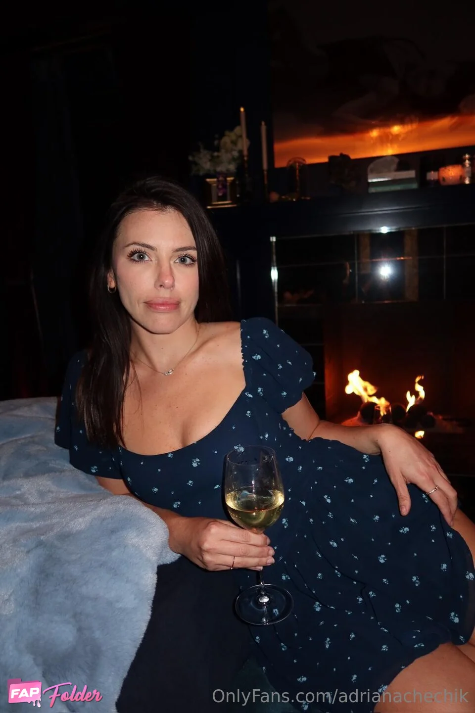 Adriana Chechik hot nude photo