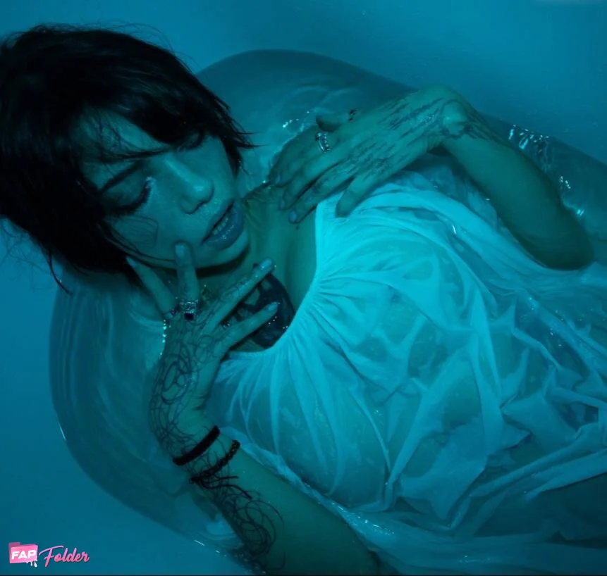 Propadauy | blue_shine hot nude photo