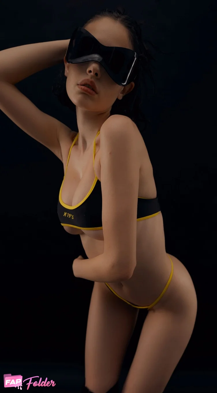 Sonya Zoloeva sexy photo