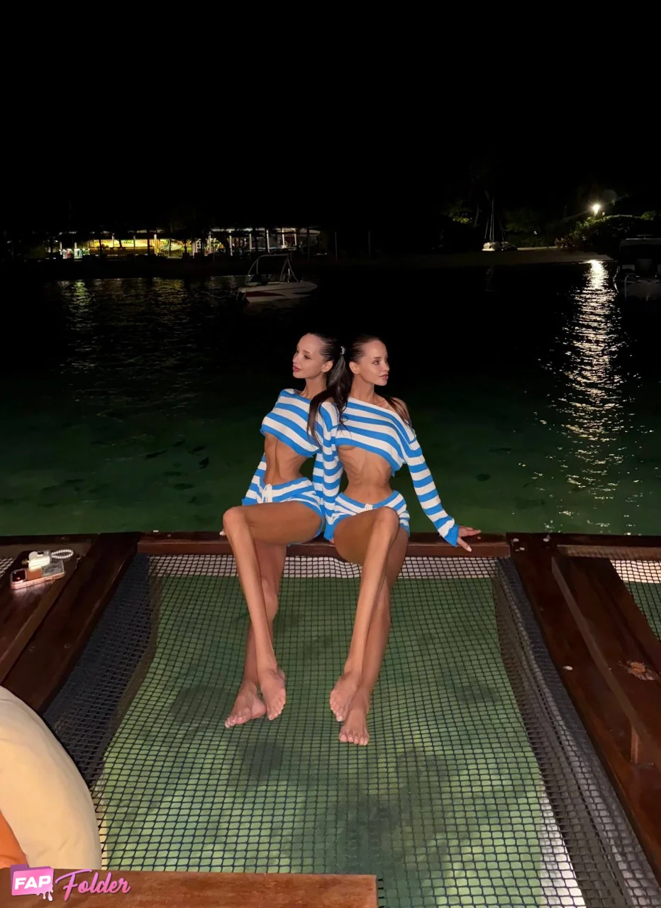Adelalinka sexy hot photo