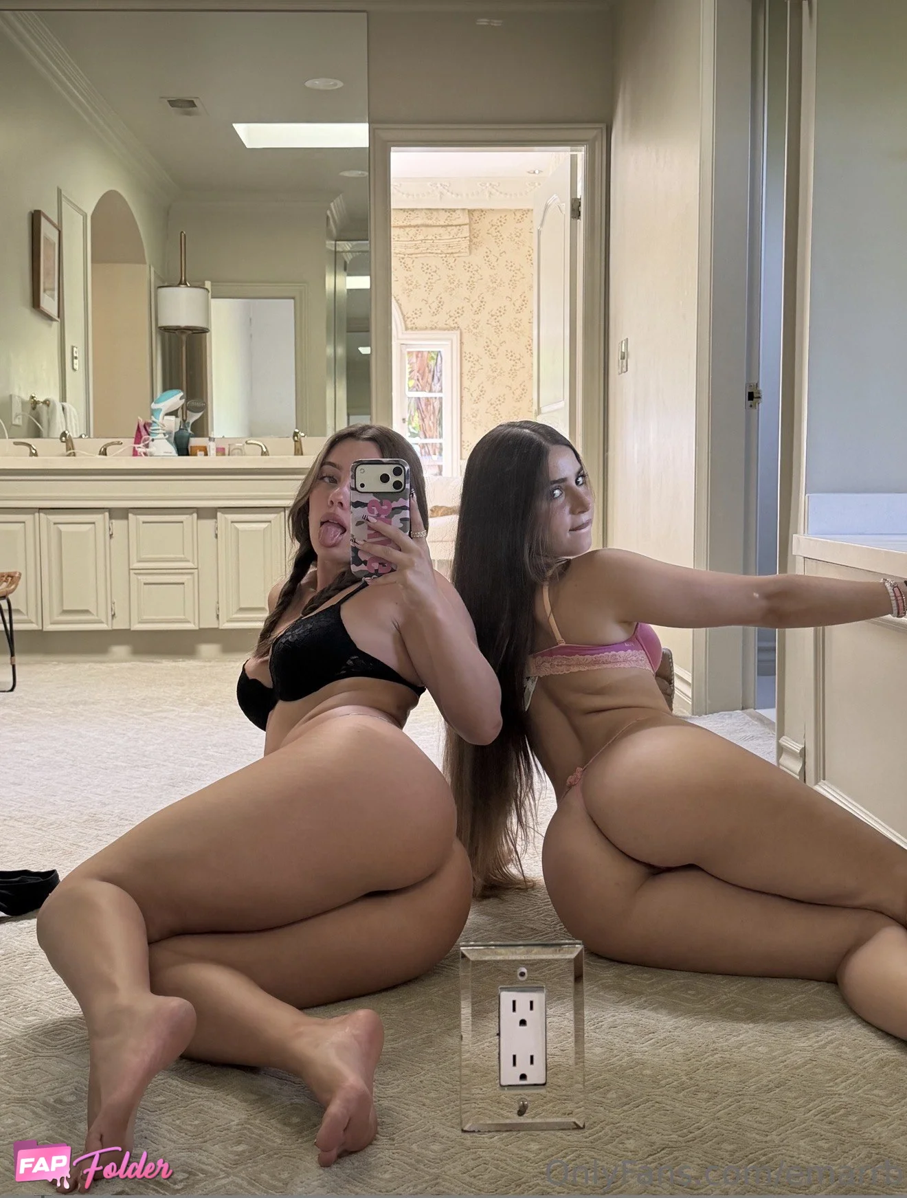 Emarr sexy nude photo