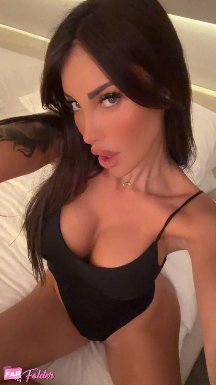 Martina Bacci sexy nude photo