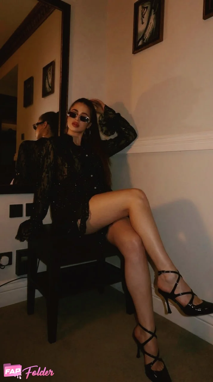 MIRA LEVELS hot photo