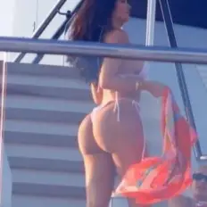 Kylie Jenner sexy nude photo preview 1